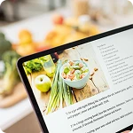 tablet con receta de comida